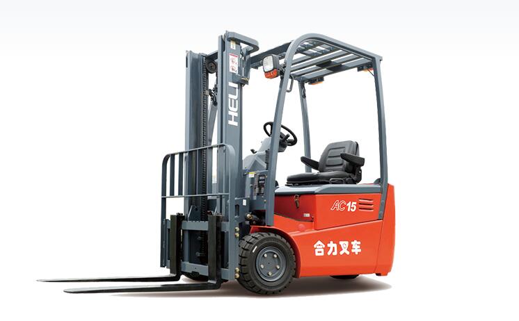 北京叉車公司夏季內(nèi)燃叉車保養(yǎng)操作注意事項(xiàng)